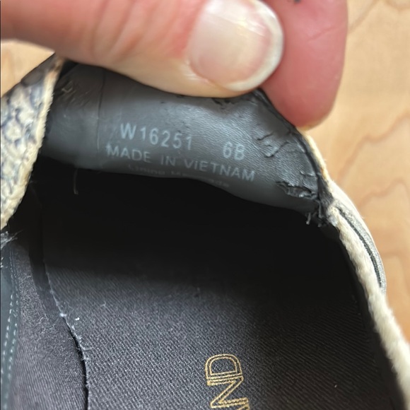 Cole Haan Women's Snake Print Loafers size 6 - Picture 2 of 8